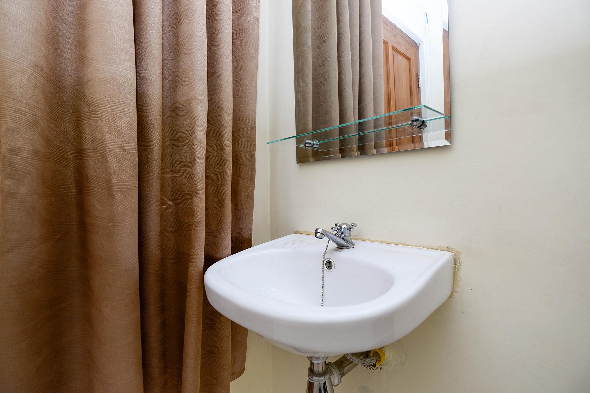 Super Oyo Capital O 2258 Santana Syariah Guest House Kartosuro Zewnętrze zdjęcie