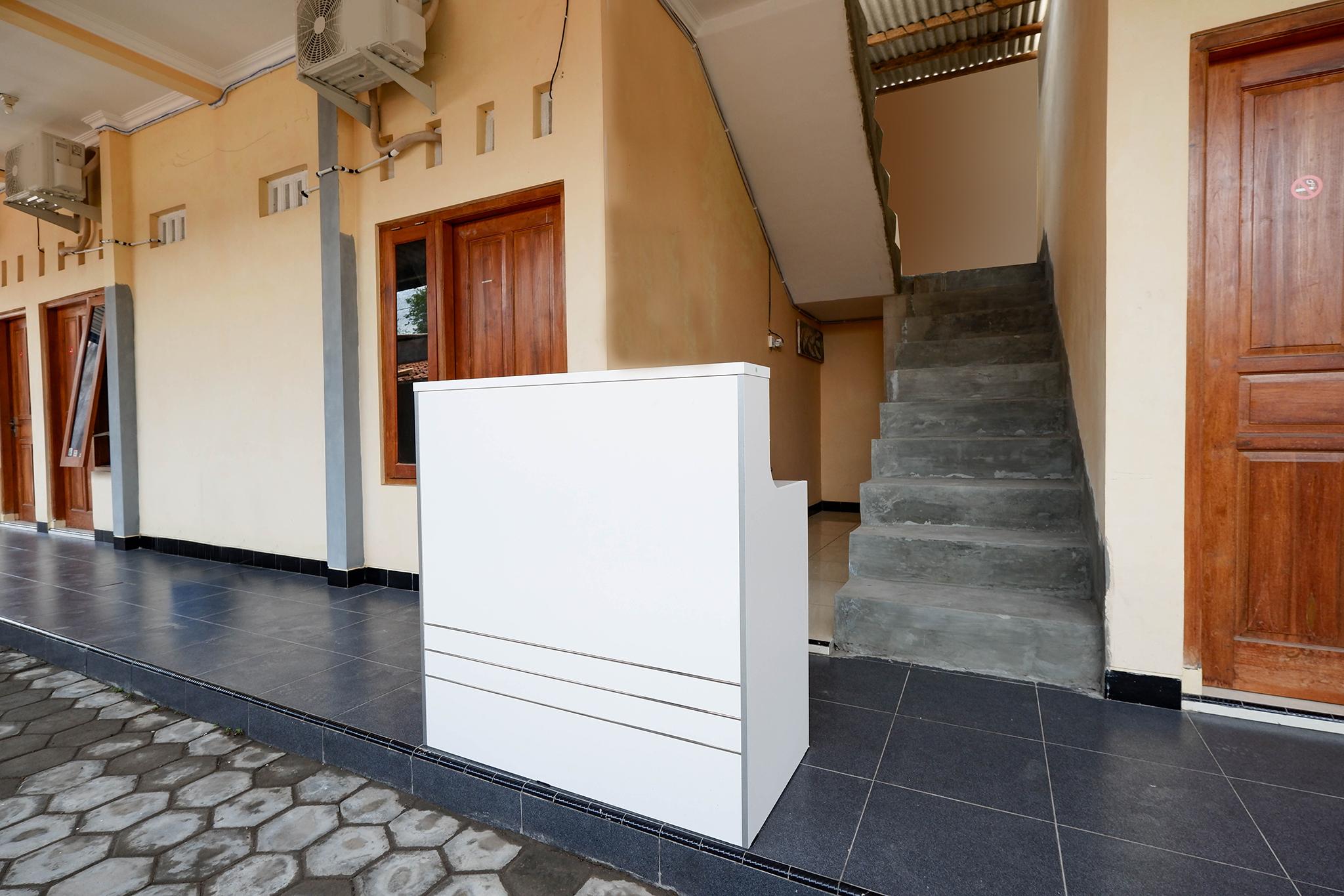 Super Oyo Capital O 2258 Santana Syariah Guest House Kartosuro Zewnętrze zdjęcie