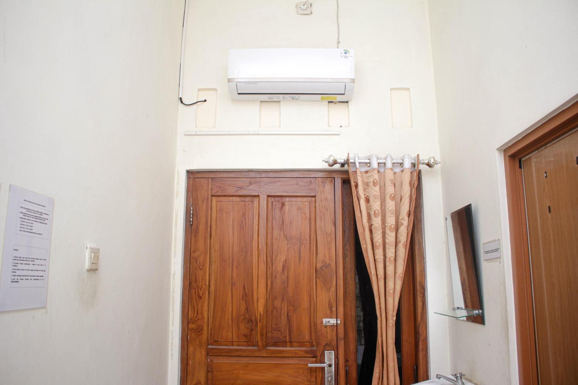 Super Oyo Capital O 2258 Santana Syariah Guest House Kartosuro Zewnętrze zdjęcie