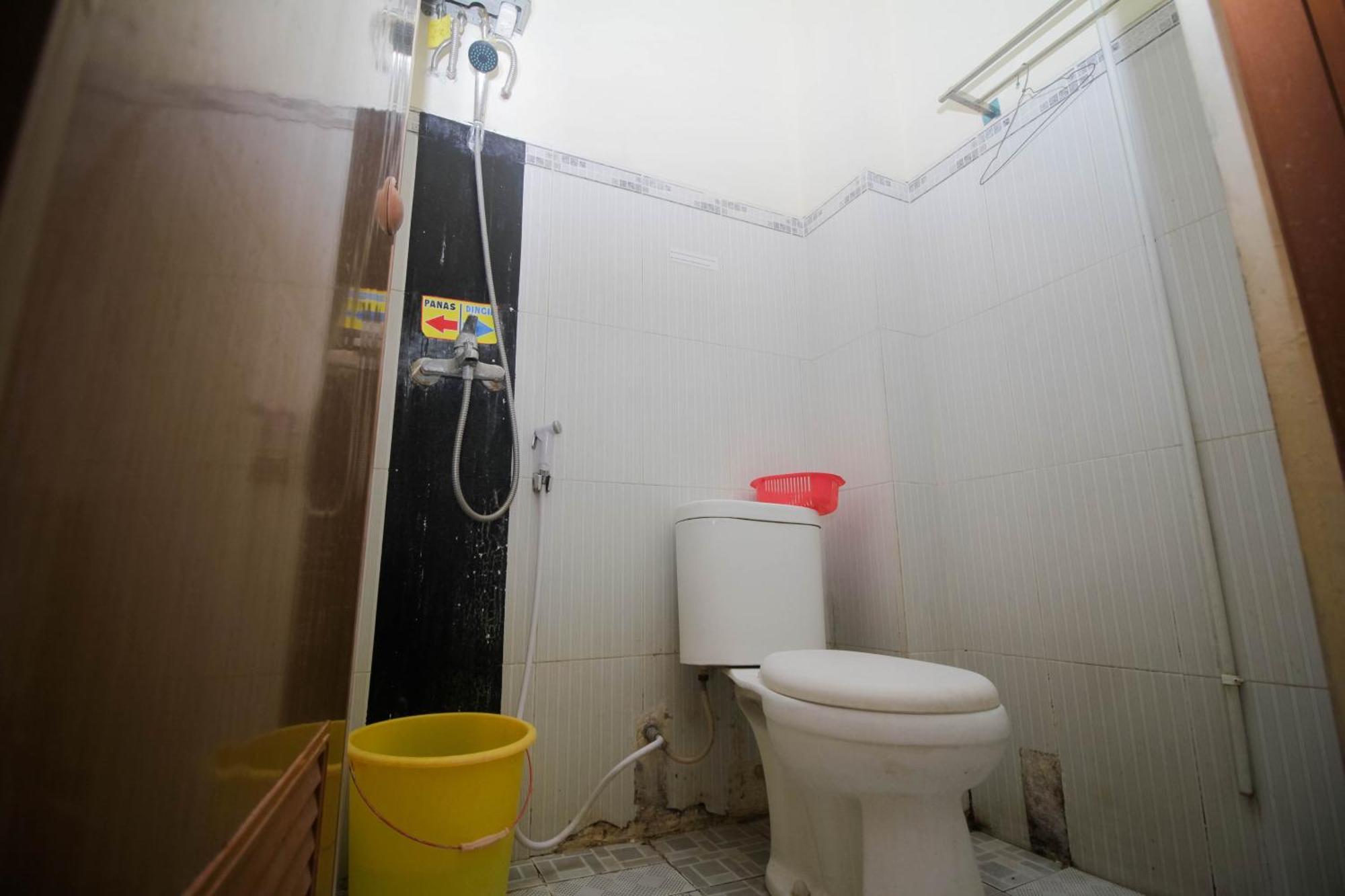Super Oyo Capital O 2258 Santana Syariah Guest House Kartosuro Zewnętrze zdjęcie