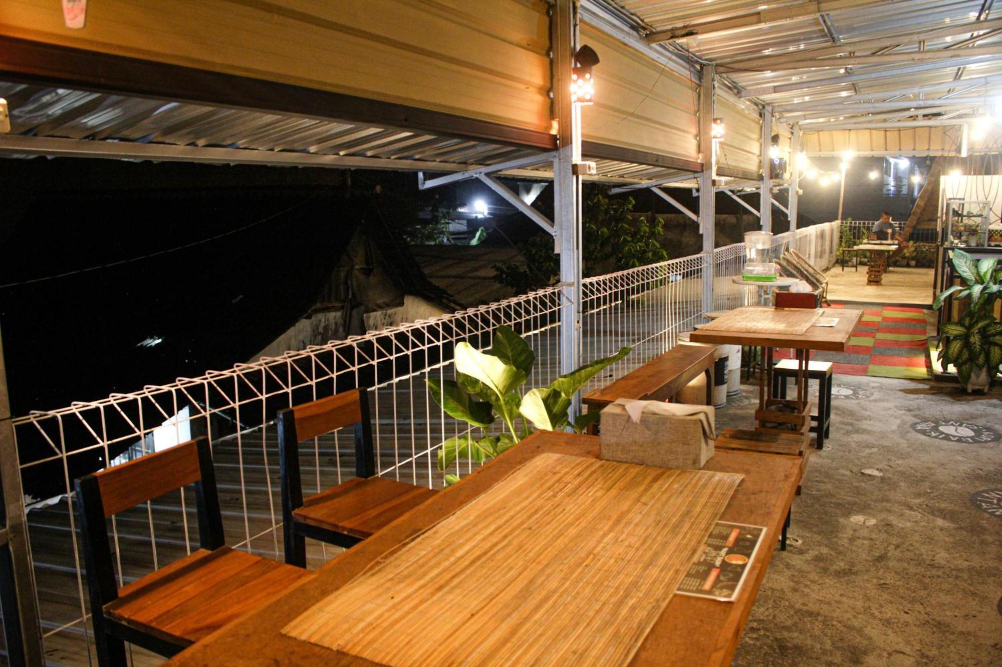 Super Oyo Capital O 2258 Santana Syariah Guest House Kartosuro Zewnętrze zdjęcie