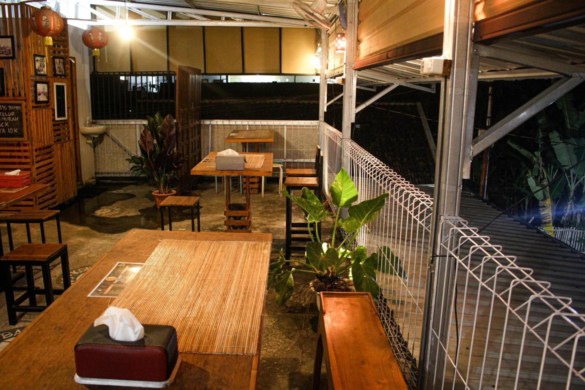 Super Oyo Capital O 2258 Santana Syariah Guest House Kartosuro Zewnętrze zdjęcie